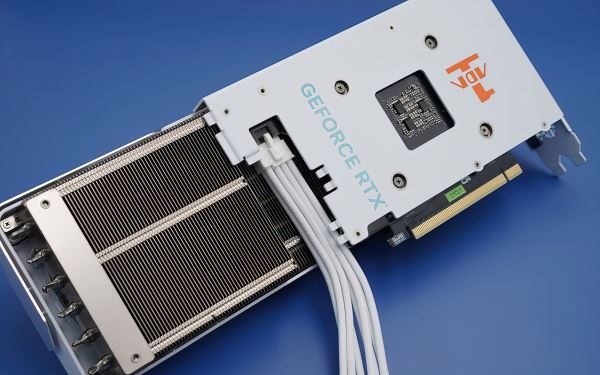 Inno3D представляет видеокарты GeForce RTX 4070 и 4060 со скрытыми разъемами питания